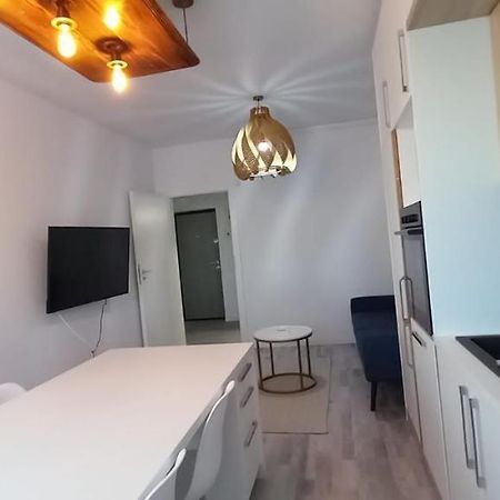 Modern 1Br Apartment With Wifi, Parking And Self Check In Bukarest Eksteriør billede
